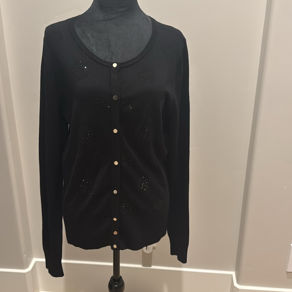 White House, black market, black cardigan